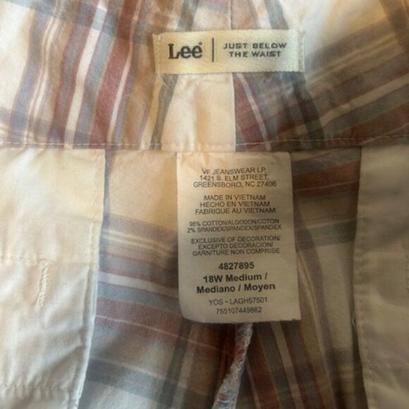 Lee Plaid Tan/Cream/Gray Just Below the waist Bermuda shorts, size 18 - Picture 3 of 4
